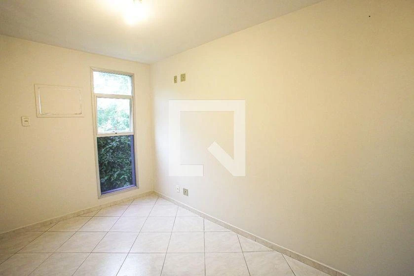 2-bedroom apartment in a building with a gym — photo 9