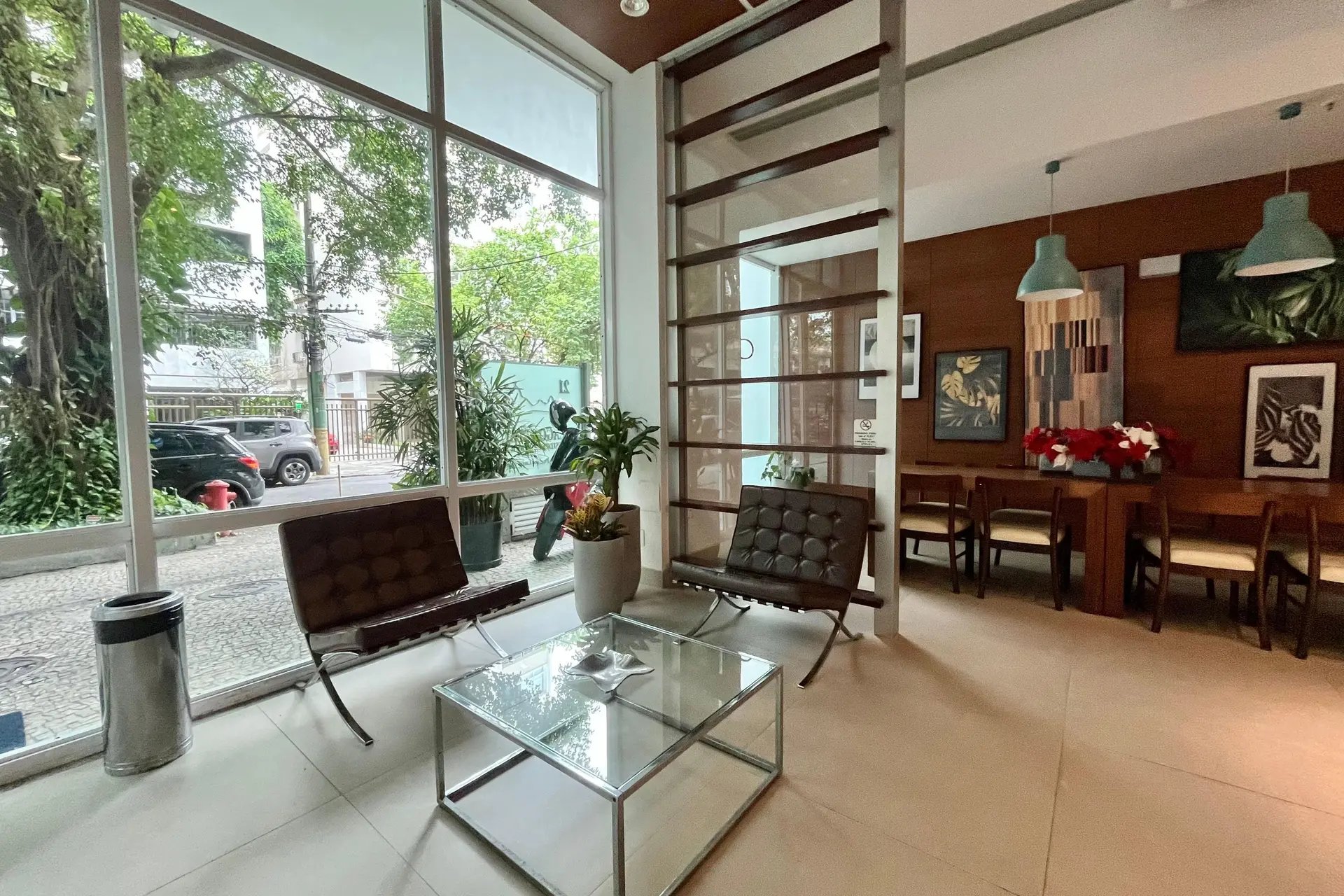 Furnished 1-bedroom apartment with pet-friendly policy — photo 49