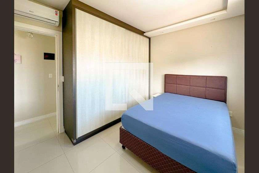 Furnished apartment with 2 bedrooms and an en-suite suite — photo 10