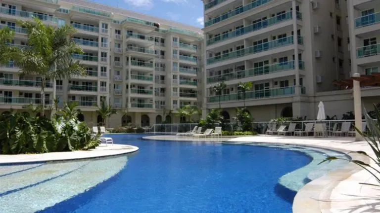 Furnished 1-bedroom apartment with 2 bathrooms — photo 27
