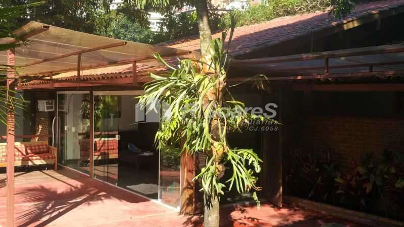 House with 7 bedrooms and a built-in grill balcony — photo 14
