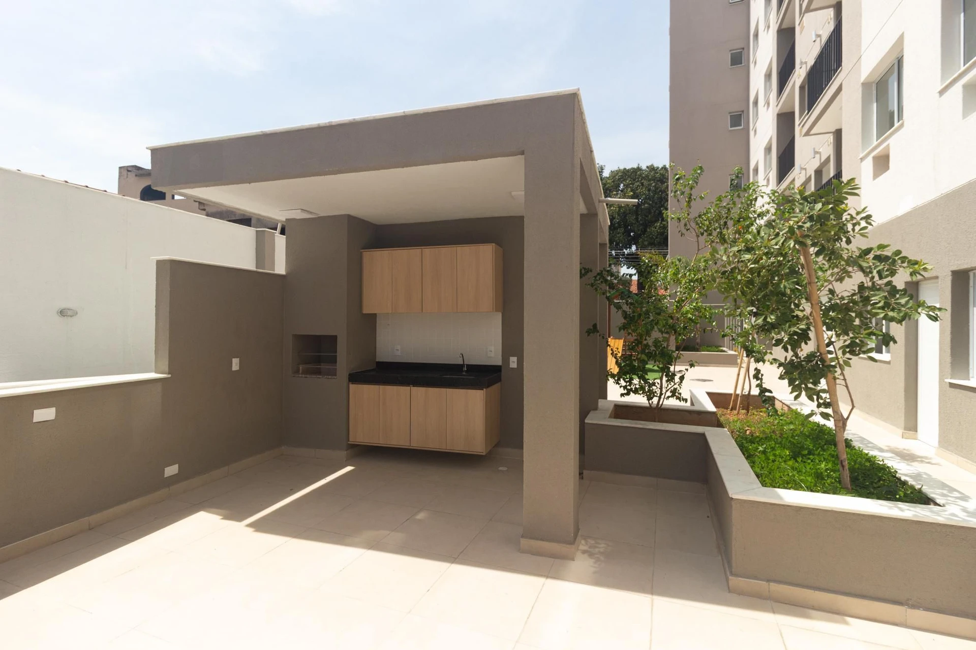 Apartment with 2 bedrooms, 1 en-suite and 1 parking spot — photo 22