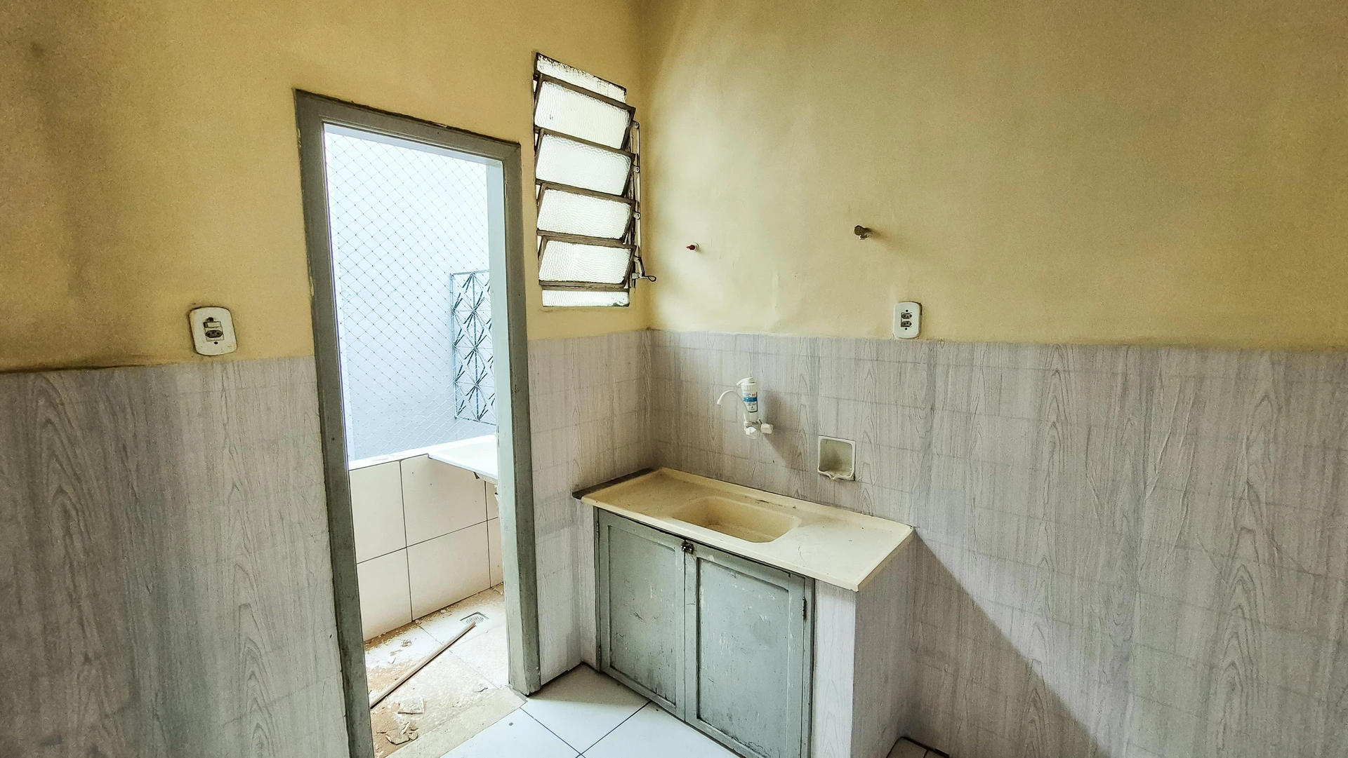 Apartment with no parking, 2 bedrooms and 1 bathroom — photo 6