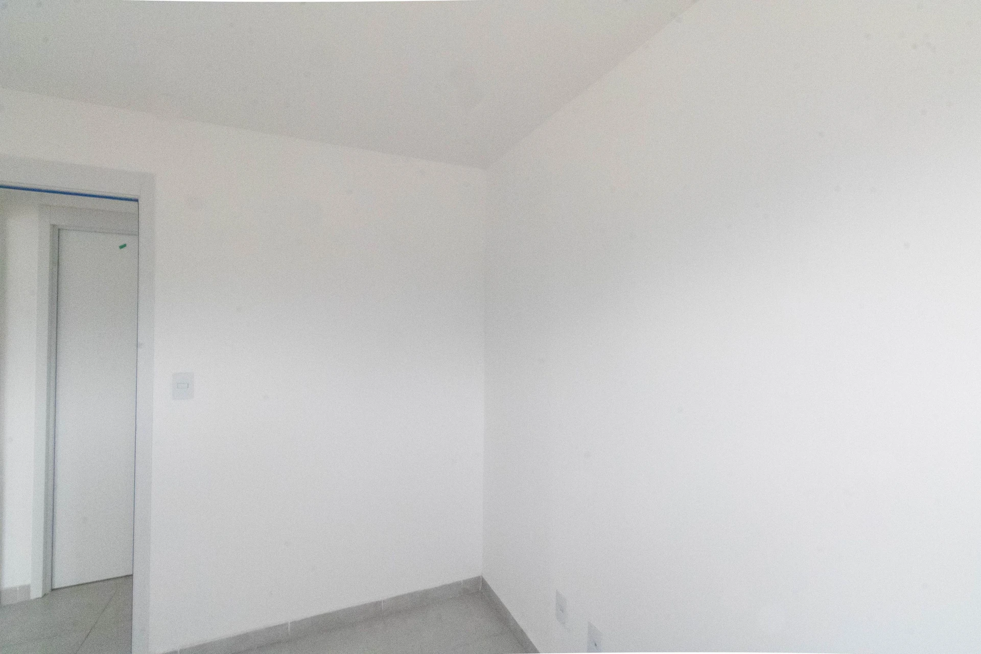 2-bedroom apartment in a building with a gym — photo 29