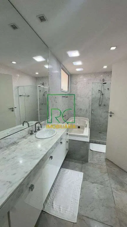 430 m² penthouse with 3 en-suite bedrooms and private BBQ — photo 7