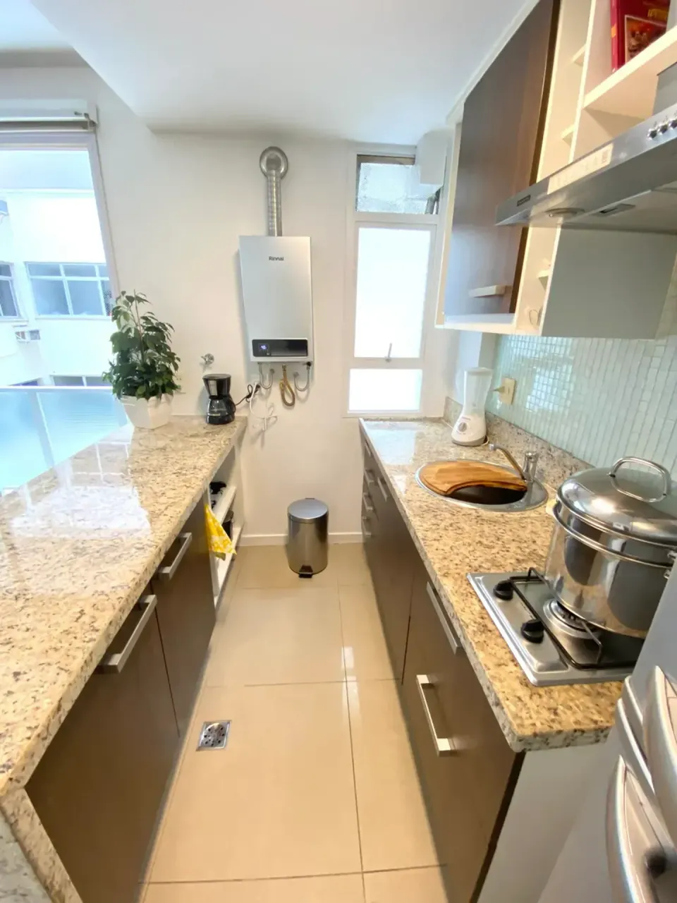 Furnished 2-bedroom apartment with 2 bathrooms — photo 4