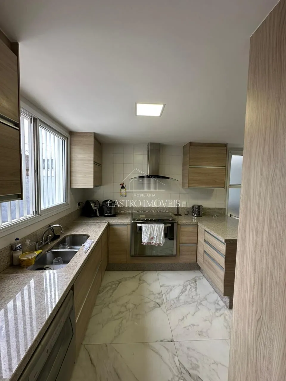 Furnished duplex house with 220 m² and 4 bedrooms — photo 4