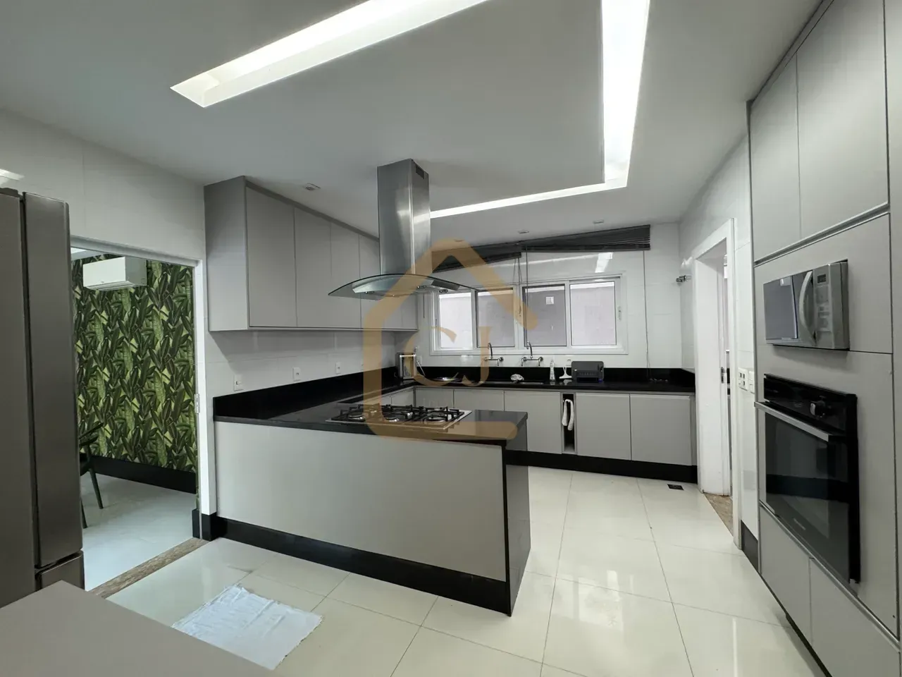 Furnished triplex house with 5 bedrooms and 5 bathrooms — photo 20