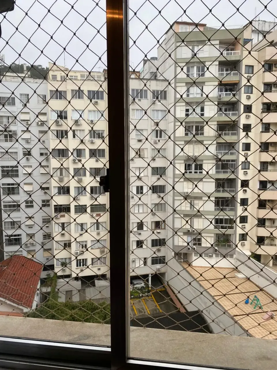 Furnished apartment with glass shower and electric showerhead — photo 13
