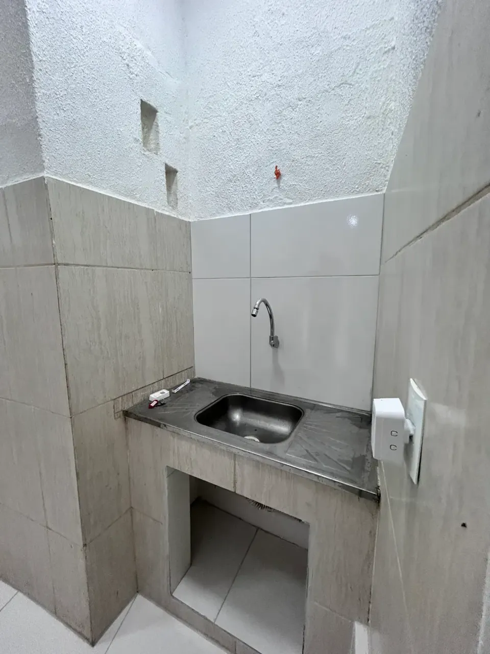 House with 1 bedroom and 1 bathroom plus laundry area — photo 8