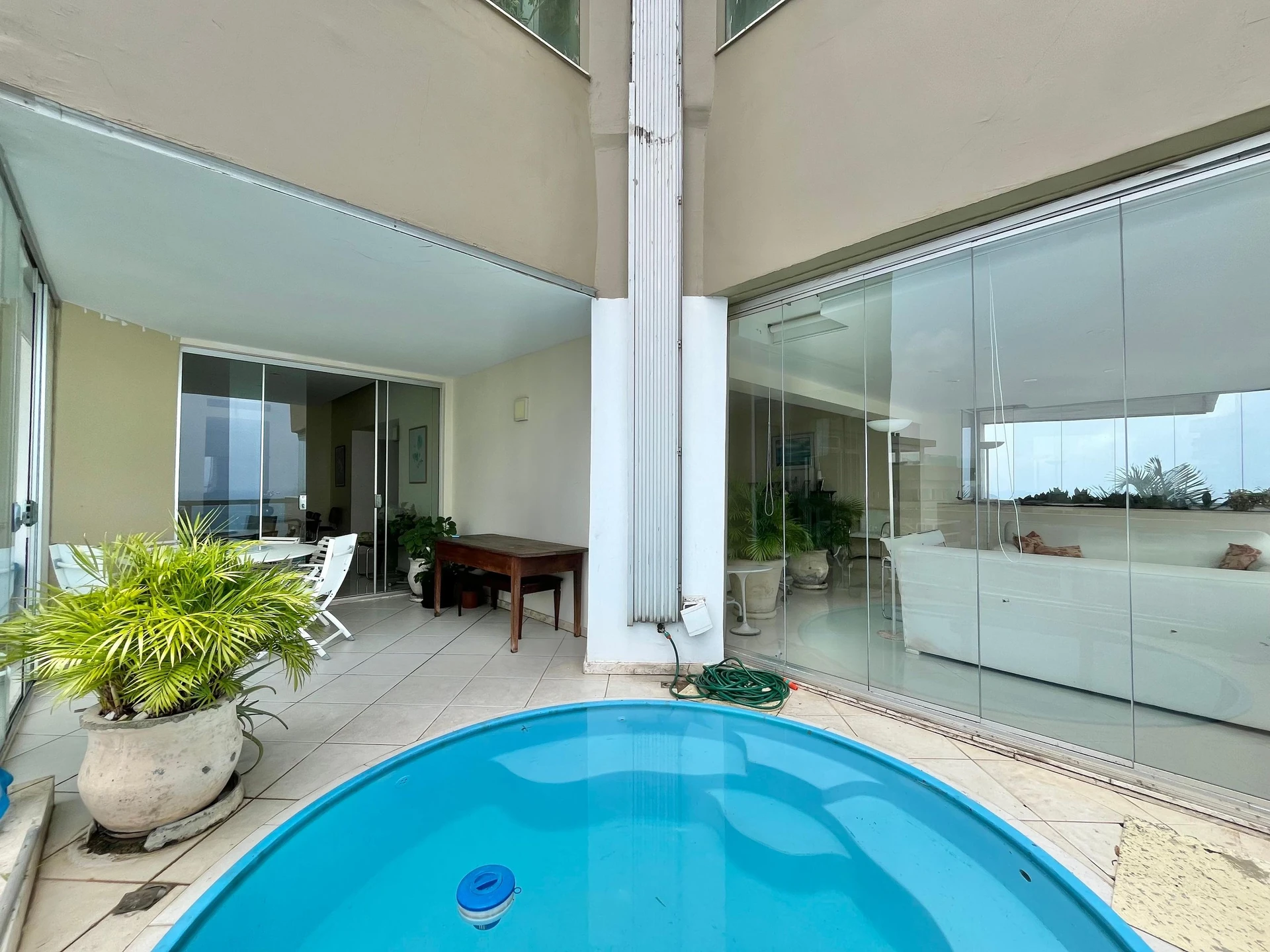 Furnished apartment, 450 m², with a water view — photo 4