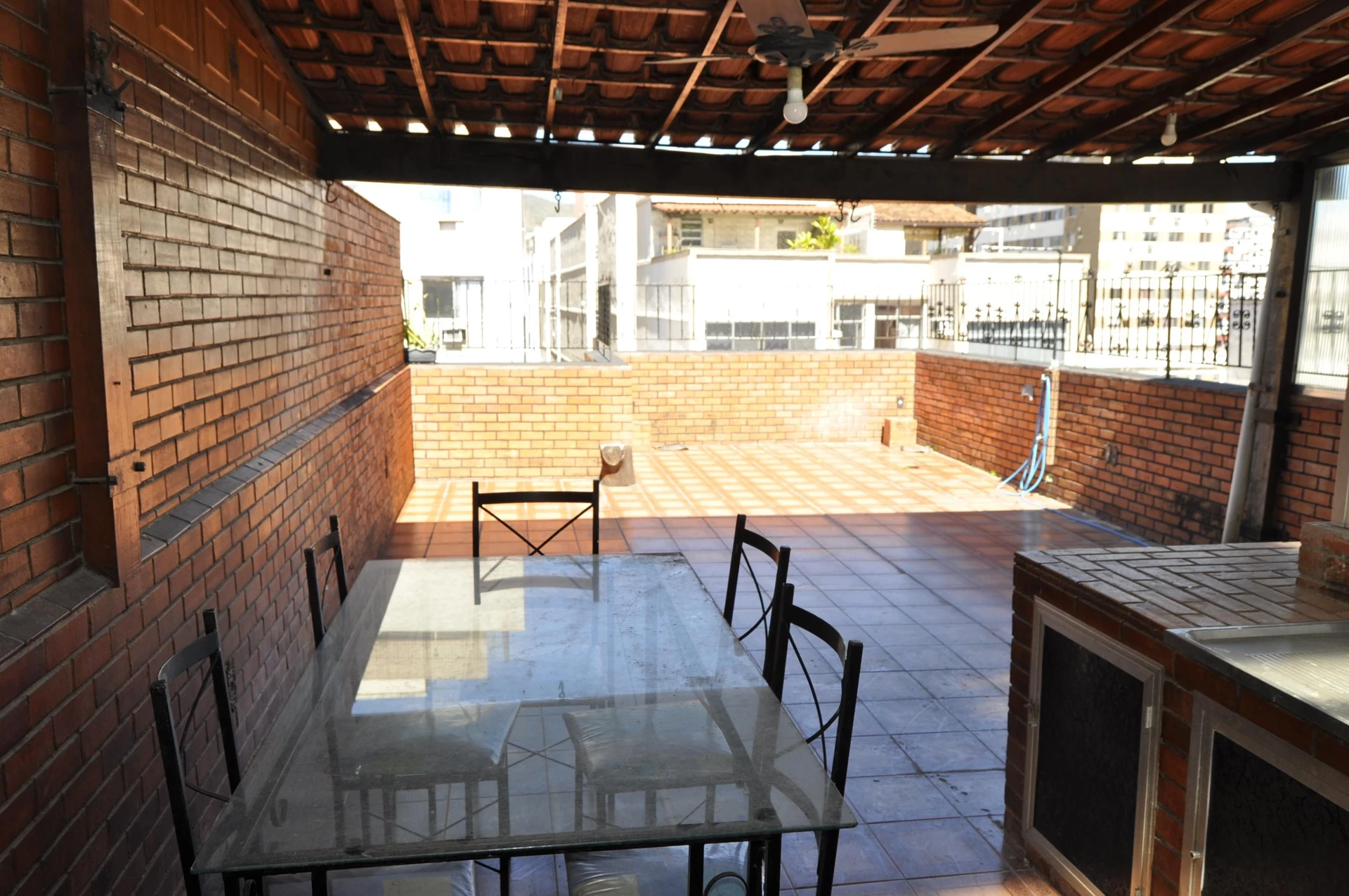 Unfurnished apartment with 2 bedrooms and private garden — photo 7