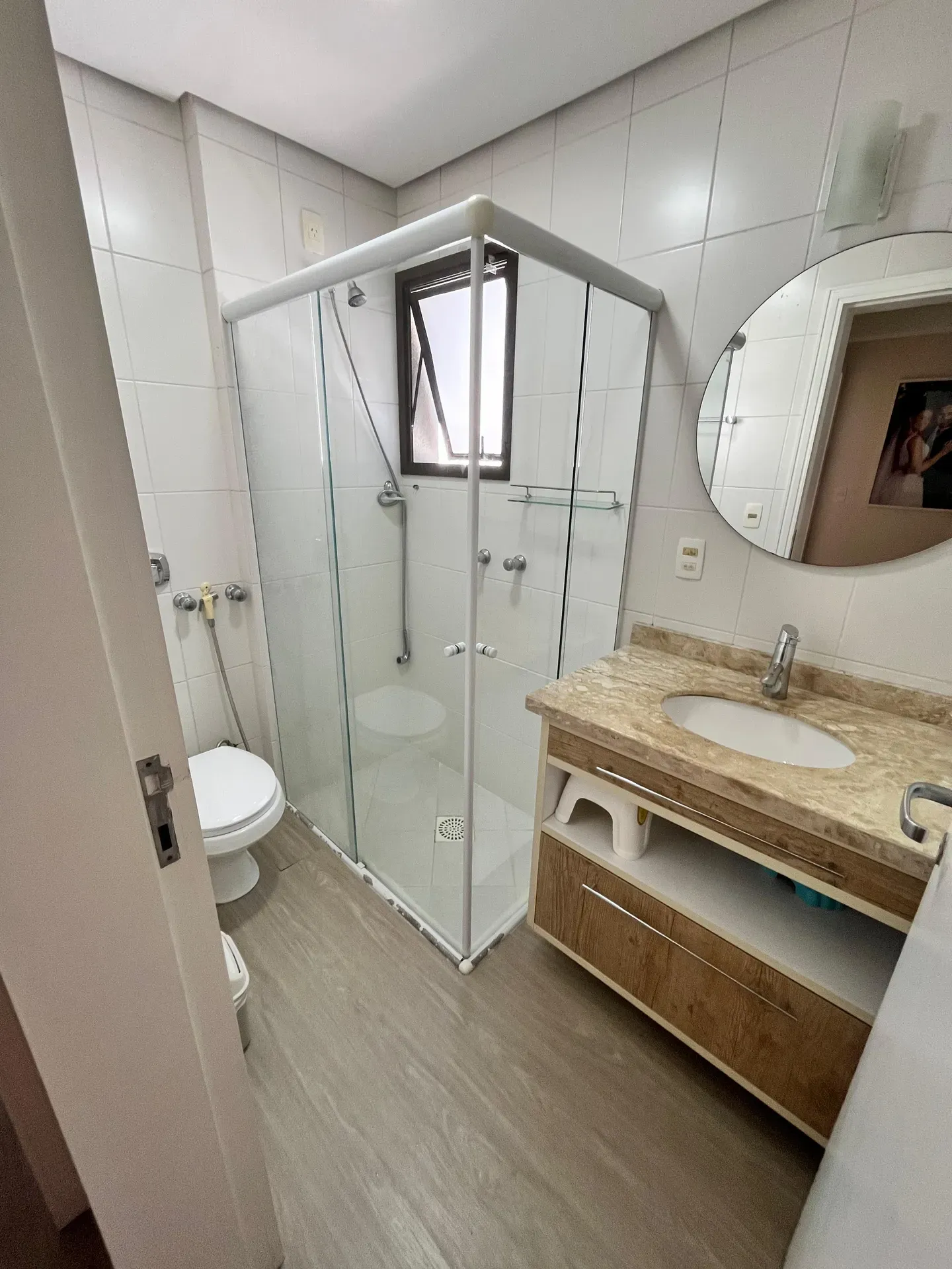 Furnished 3-bedroom apartment with 3 bathrooms — photo 22