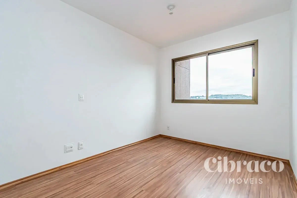 Glass-enclosed balcony in a 2-bedroom apartment, 69 m² — photo 22