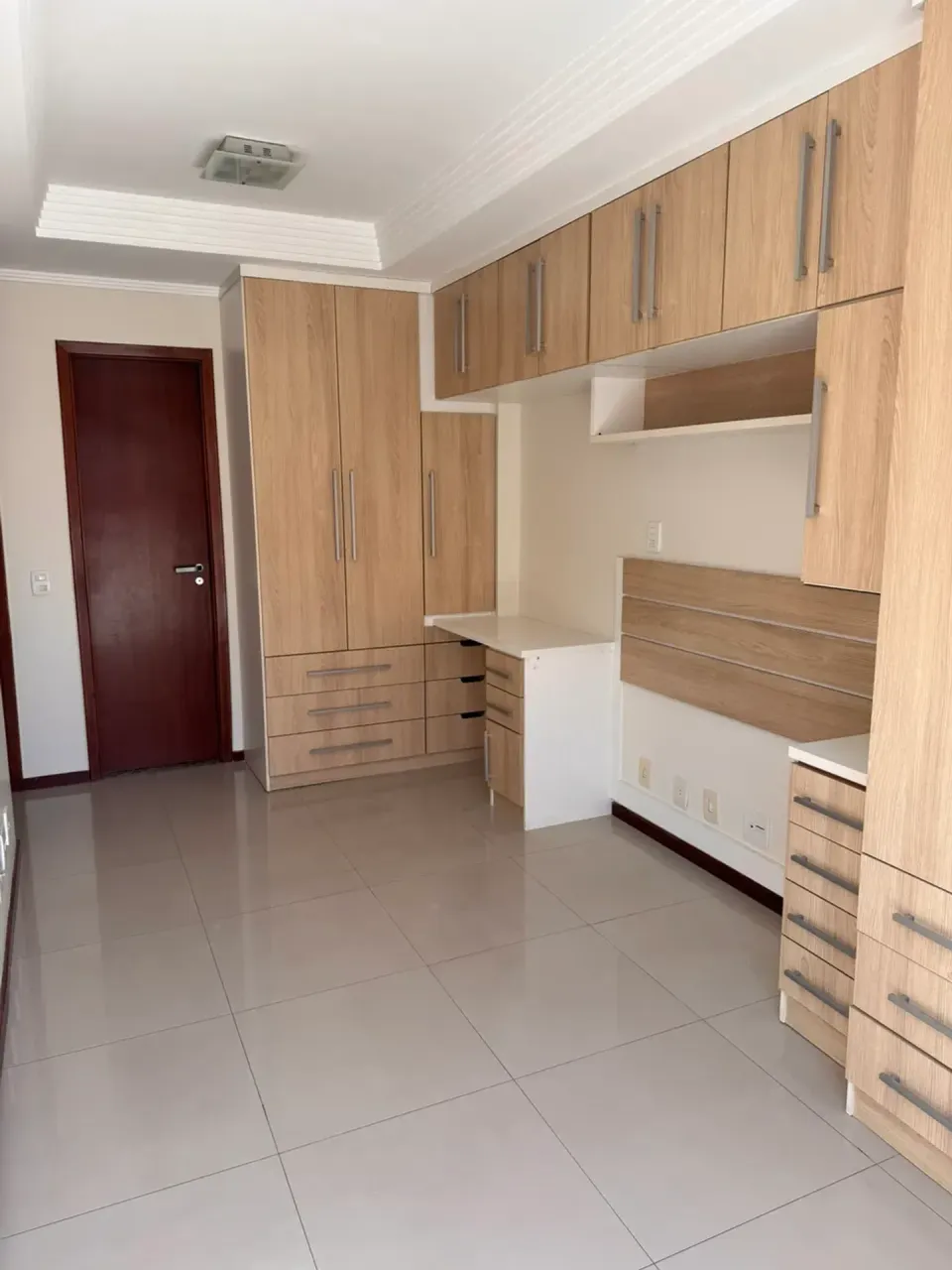 Apartamento com 4 quartos e cozinha separada fechada — photo 7