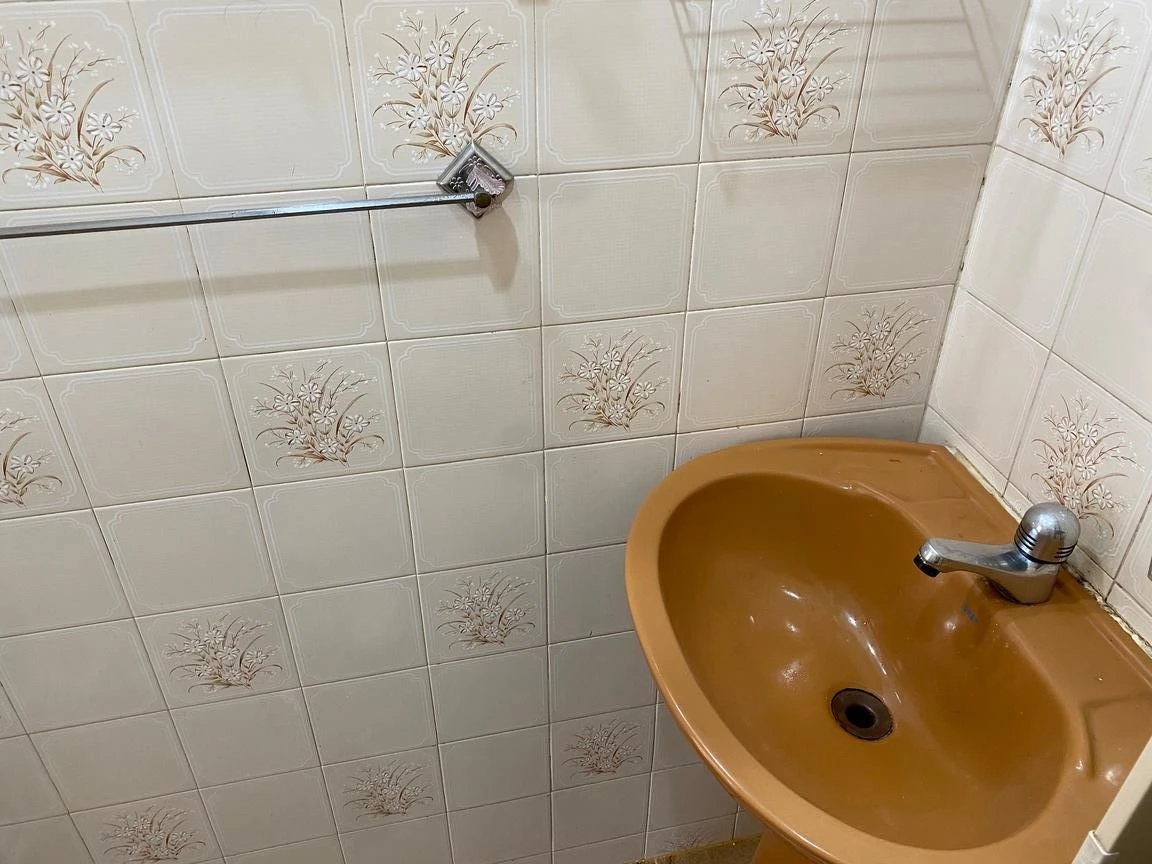 Apartamento com 2 quartos e banheiro com box de vidro — photo 5