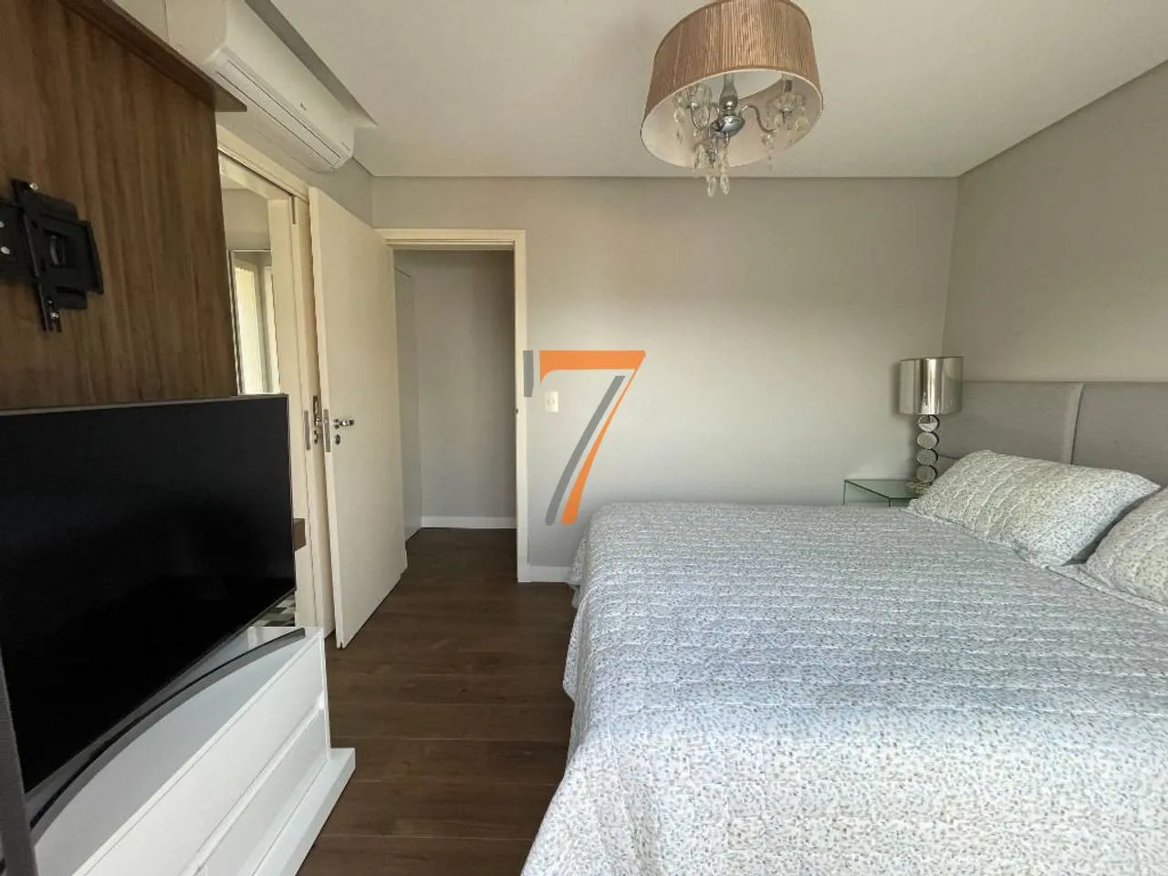 Furnished penthouse with 2 en-suite bedrooms and 210 m² — photo 25
