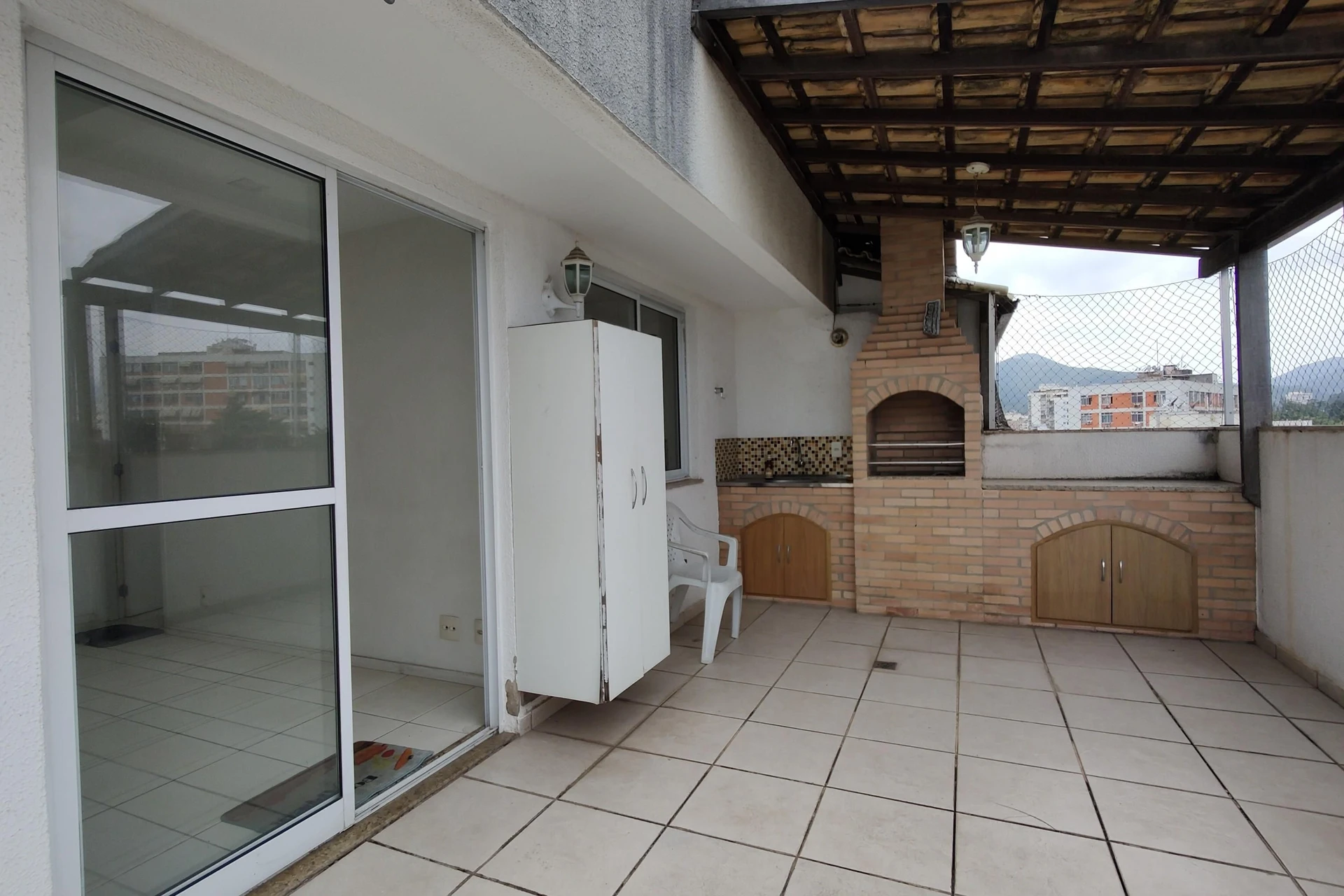 Furnished apartment with 3 bedrooms and 2 parking spots — photo 29