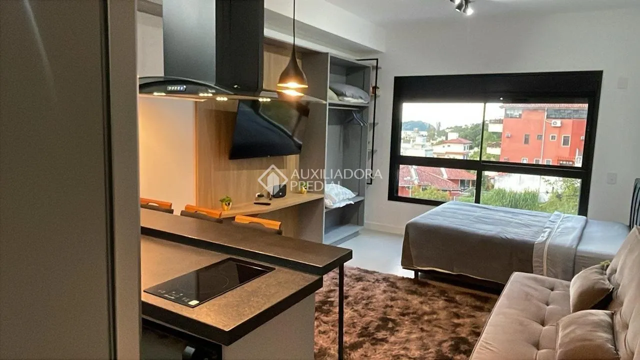 Furnished 1-bedroom apartment with balcony, 43 m² — photo 6