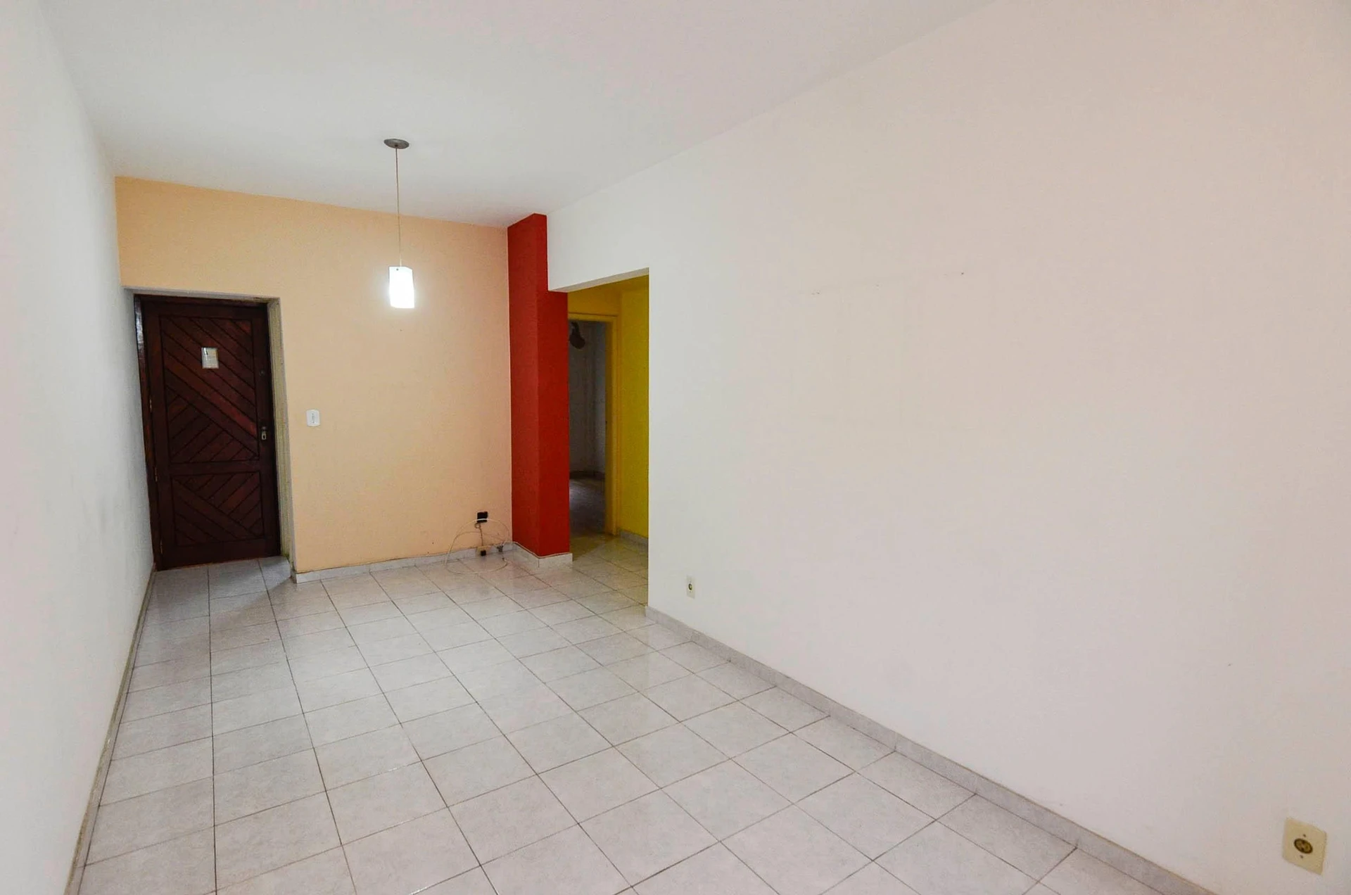 Unfurnished apartment with 2 bedrooms and a balcony — photo 39