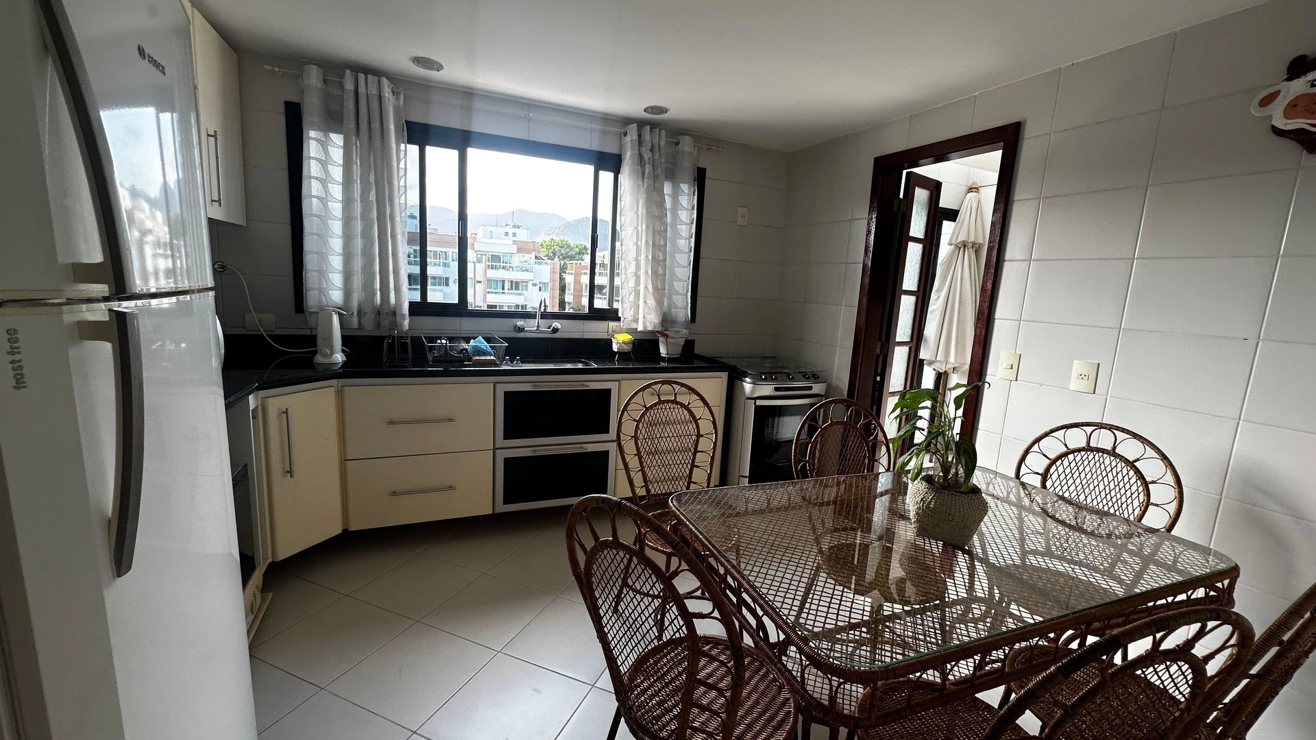 Furnished apartment with 2 bedrooms and a balcony — photo 8