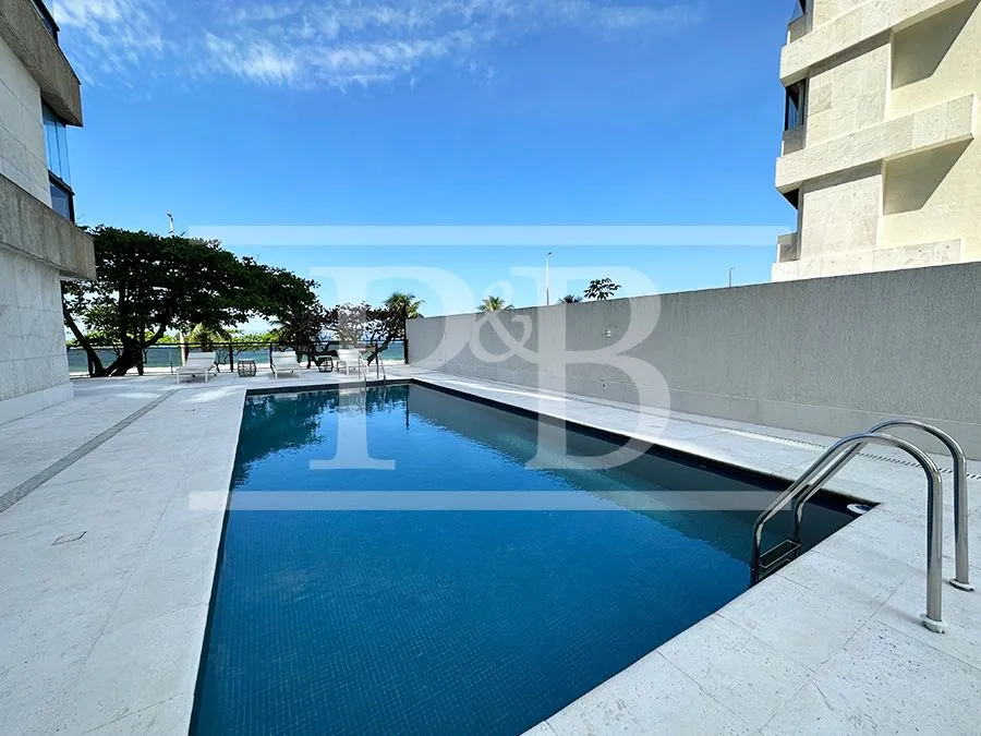 4-bedroom apartment with balcony and floor-to-ceiling windows — photo 40