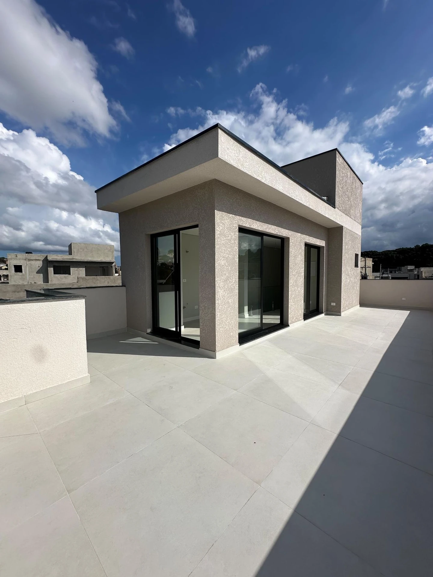 3-bedroom house with floor-to-ceiling windows in Curitiba — photo 16