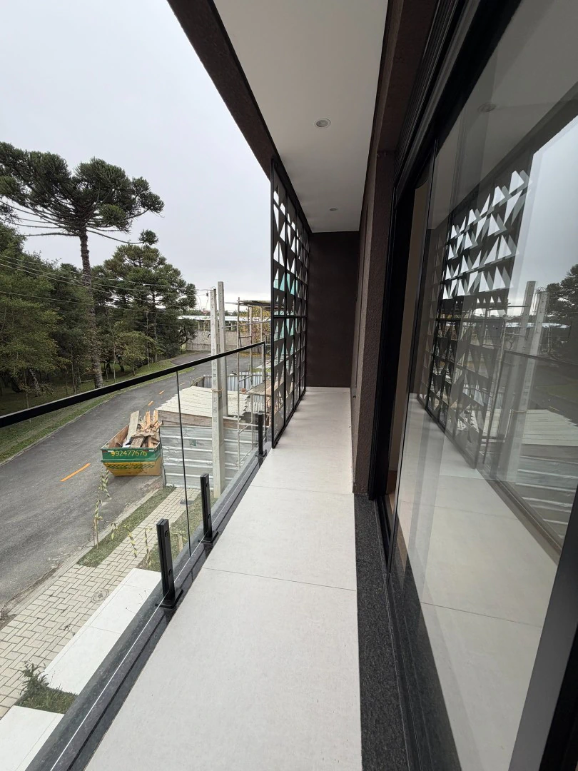 Floor-to-ceiling windows in a 3-bedroom house, 170 m² — photo 12