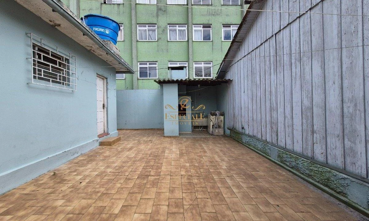 Bañera y 3 dormitorios: casa de 145 m²