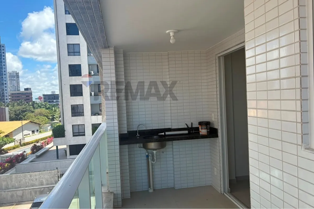 2-bedroom apartment with private BBQ and 2 parking spaces — photo 3