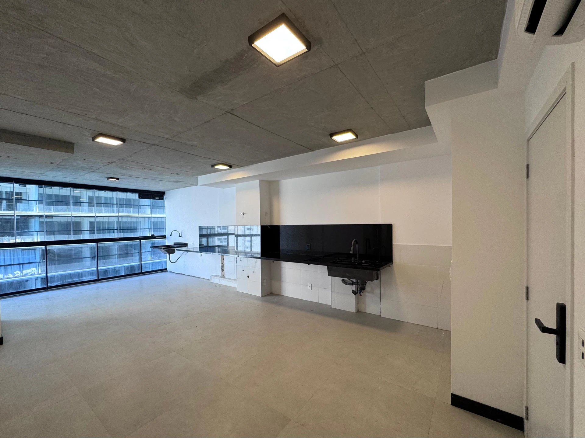 Rental apartment with 3 bedrooms and 2 bathrooms — photo 25