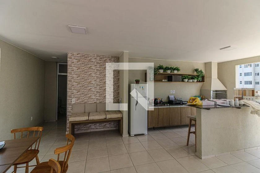 2-bedroom apartment in a building with a pool — photo 20