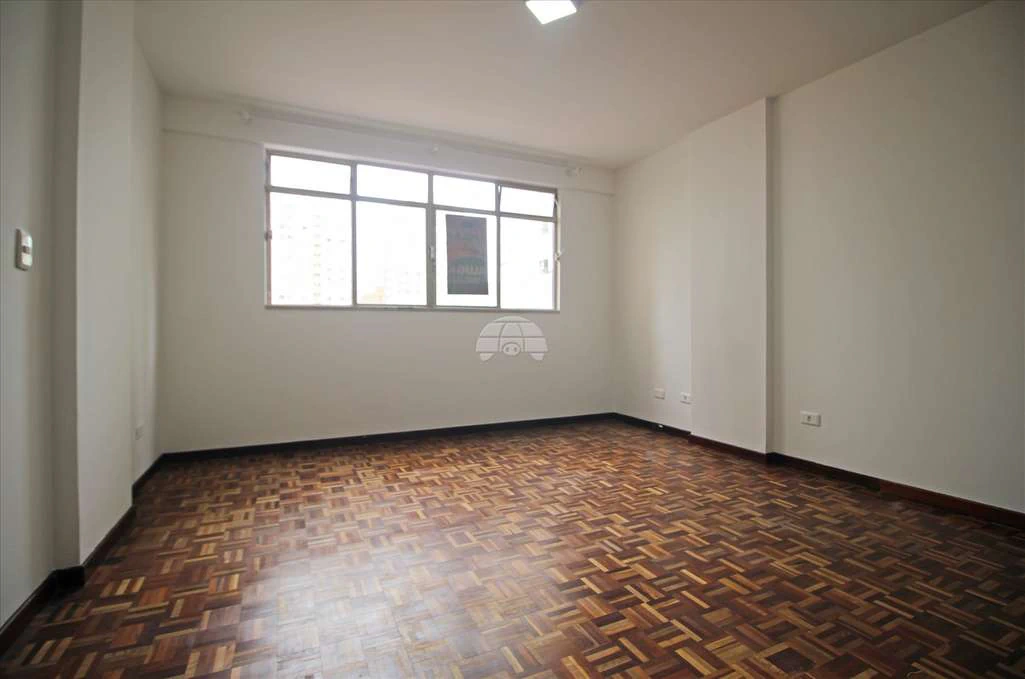 1-bedroom apartment with built-in kitchen cabinets — photo 2