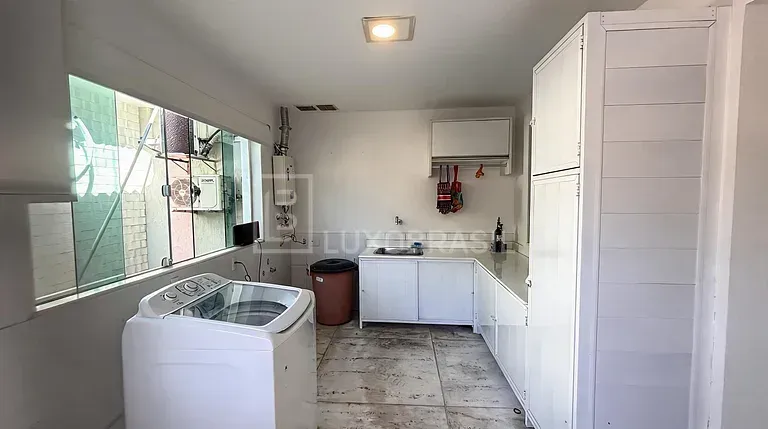Furnished house with 6 en-suite bedrooms and 10 bathrooms — photo 44