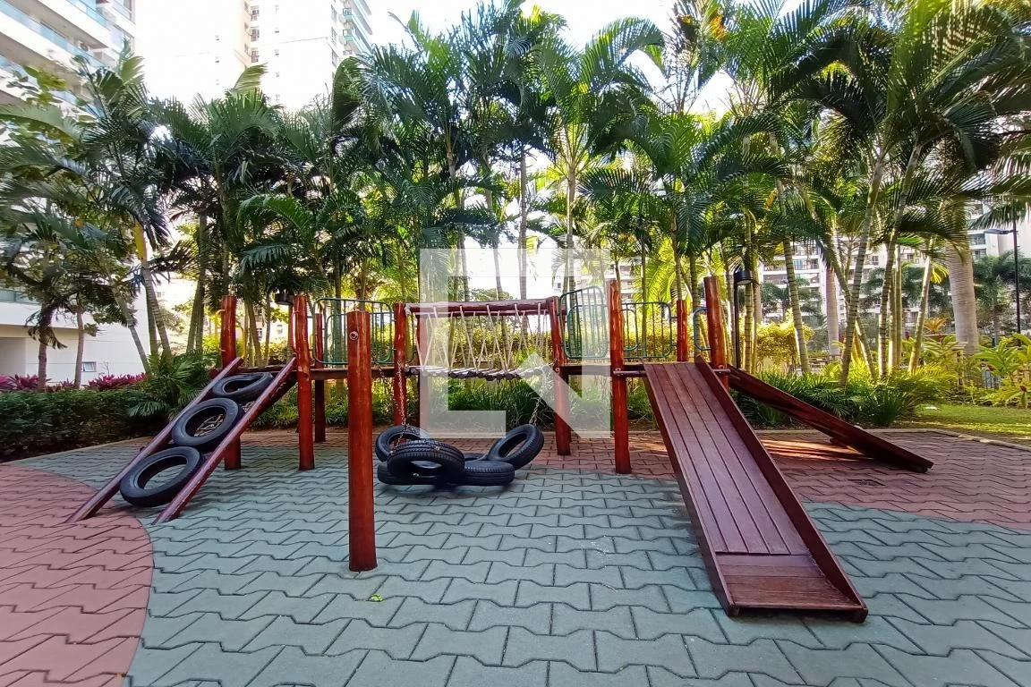 Furnished 3-bedroom apartment with 3 bathrooms and balcony — photo 76