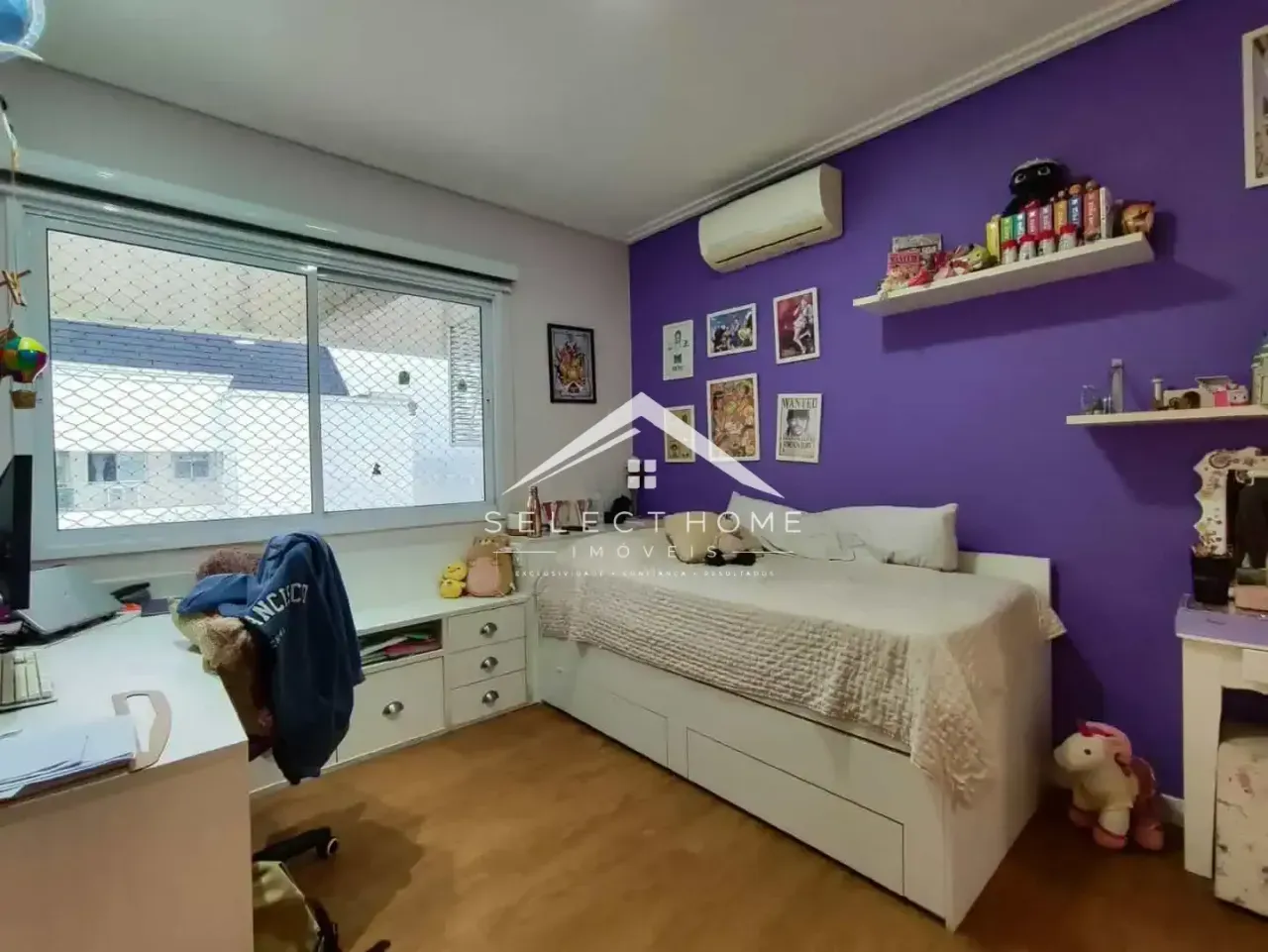 Floor-to-ceiling windows in a 4-bedroom apartment, 150 m² — photo 19