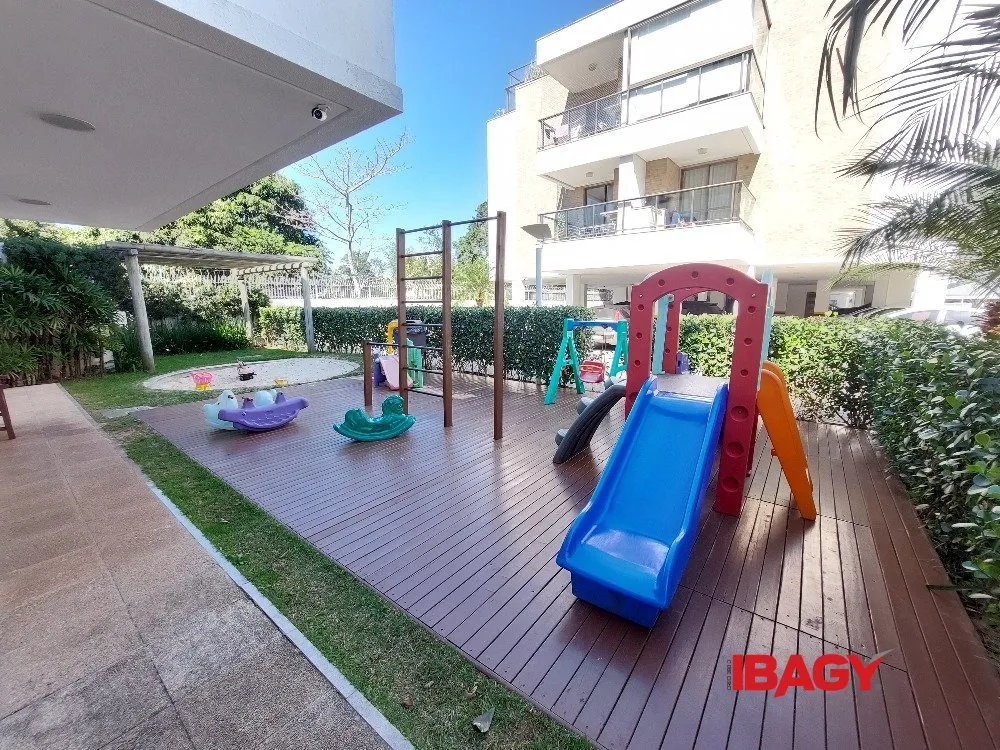 69 m² 2-bedroom apartment with balcony and built-in grill — photo 13