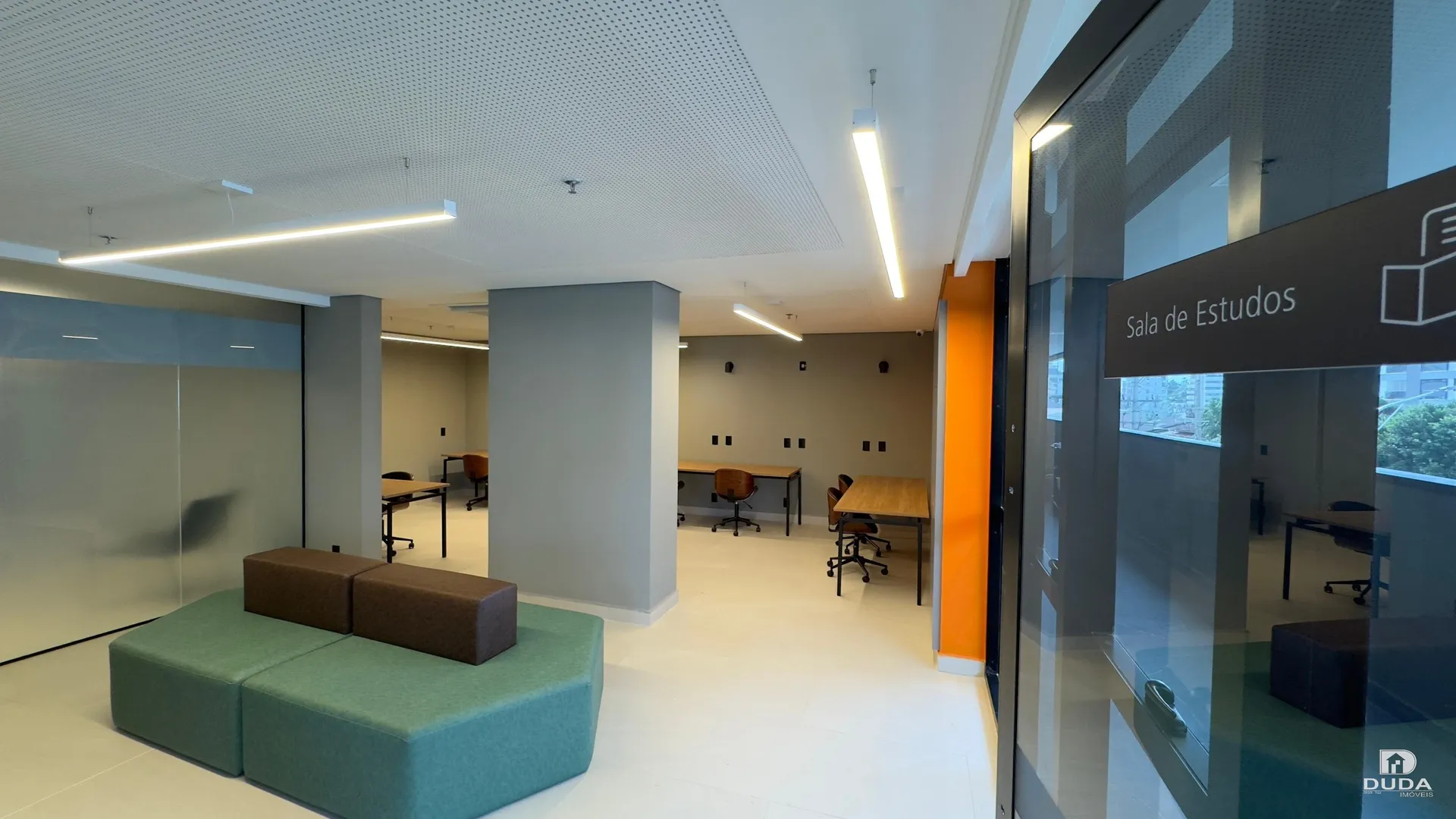 Furnished 53 m² studio with a private garden on floor 3 — photo 8