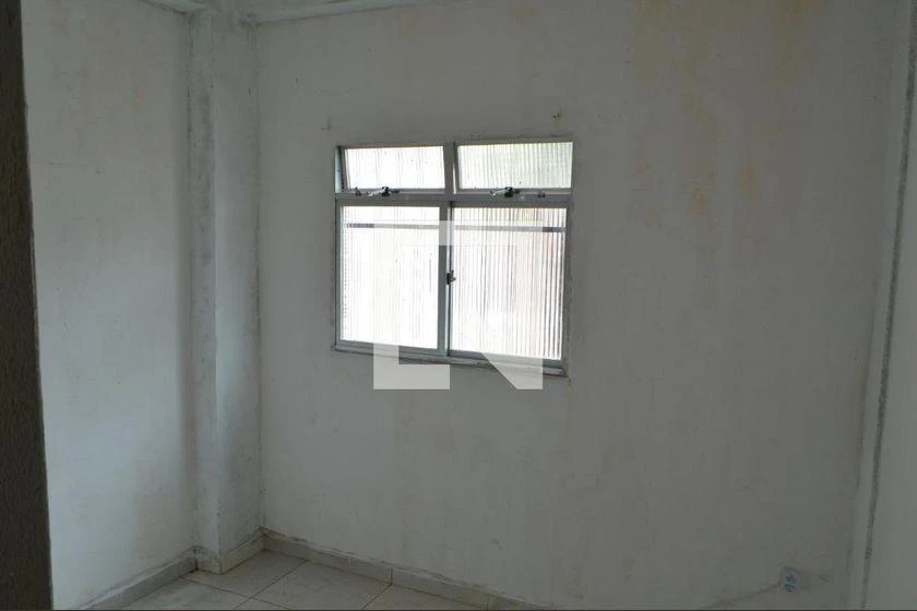1-bedroom apartment with washing machine and utility sink — photo 10