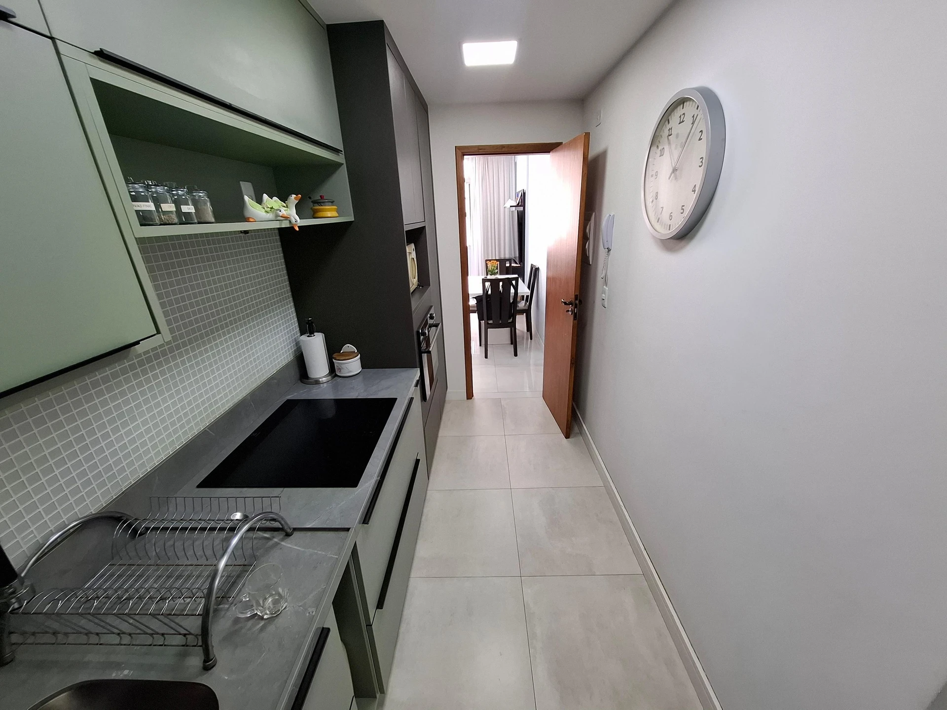 2-bedroom apartment with a home office — photo 11