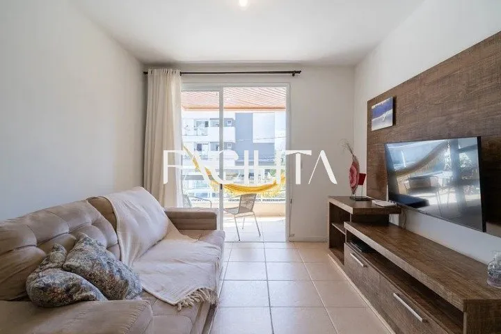 3-bedroom apartment with suite and balcony grill