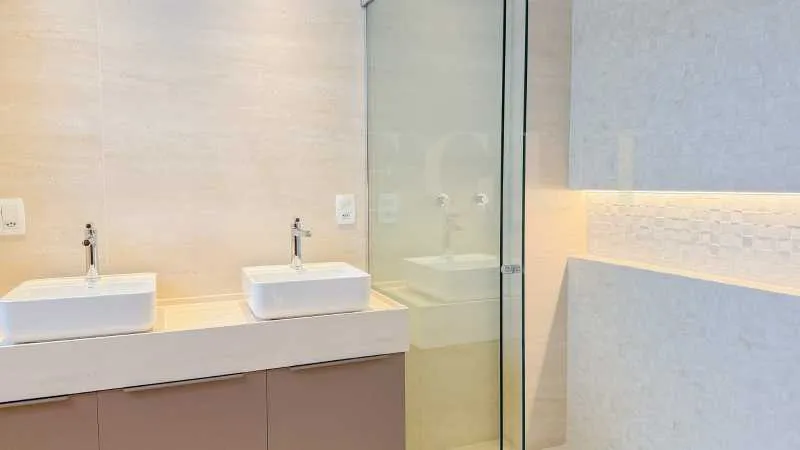 Floor-to-ceiling windows in a 3-bedroom apartment, 170 m² — photo 22