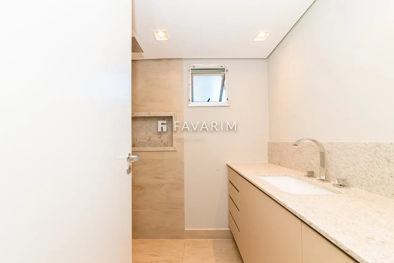 2-bedroom apartment with balcony and laundry area — photo 15