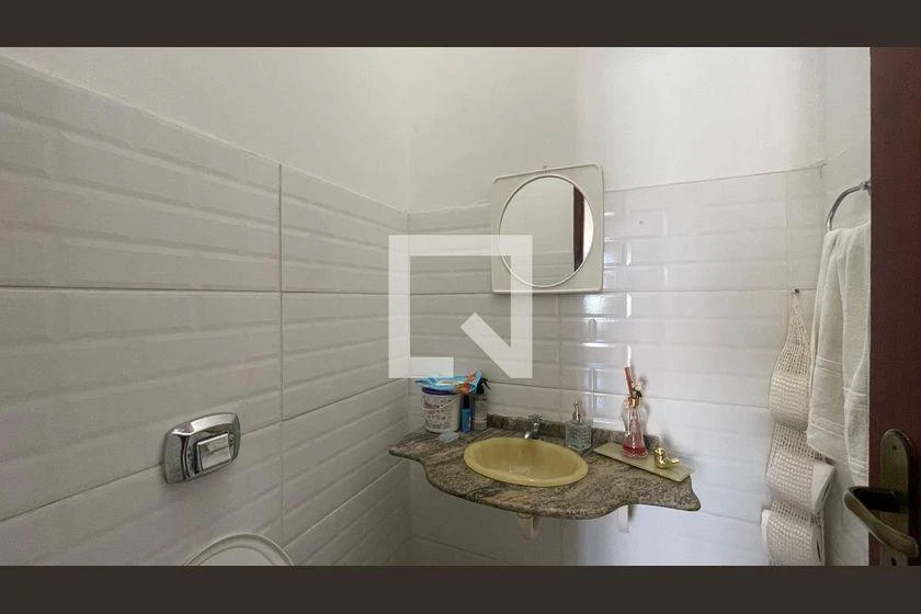 4-bedroom house with a washing machine in Florianópolis — photo 22