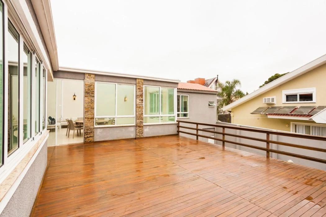 4-bedroom house with floor-to-ceiling windows — photo 45