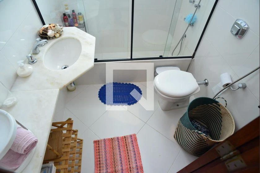 Furnished apartment with balcony and 2 en-suite bedrooms — photo 32