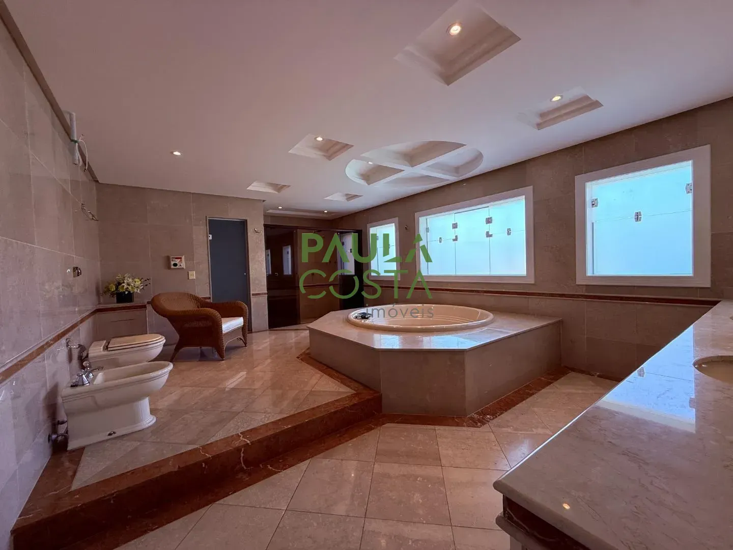 Casa mobiliada com 5 quartos e 5 vagas, 984 m² — photo 25