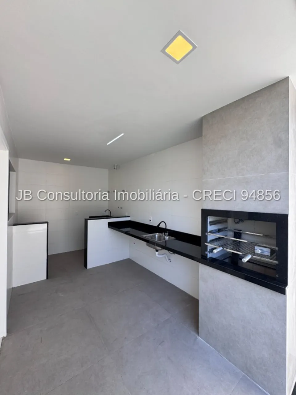 House, 210 m², with a grill on the balcony — photo 10