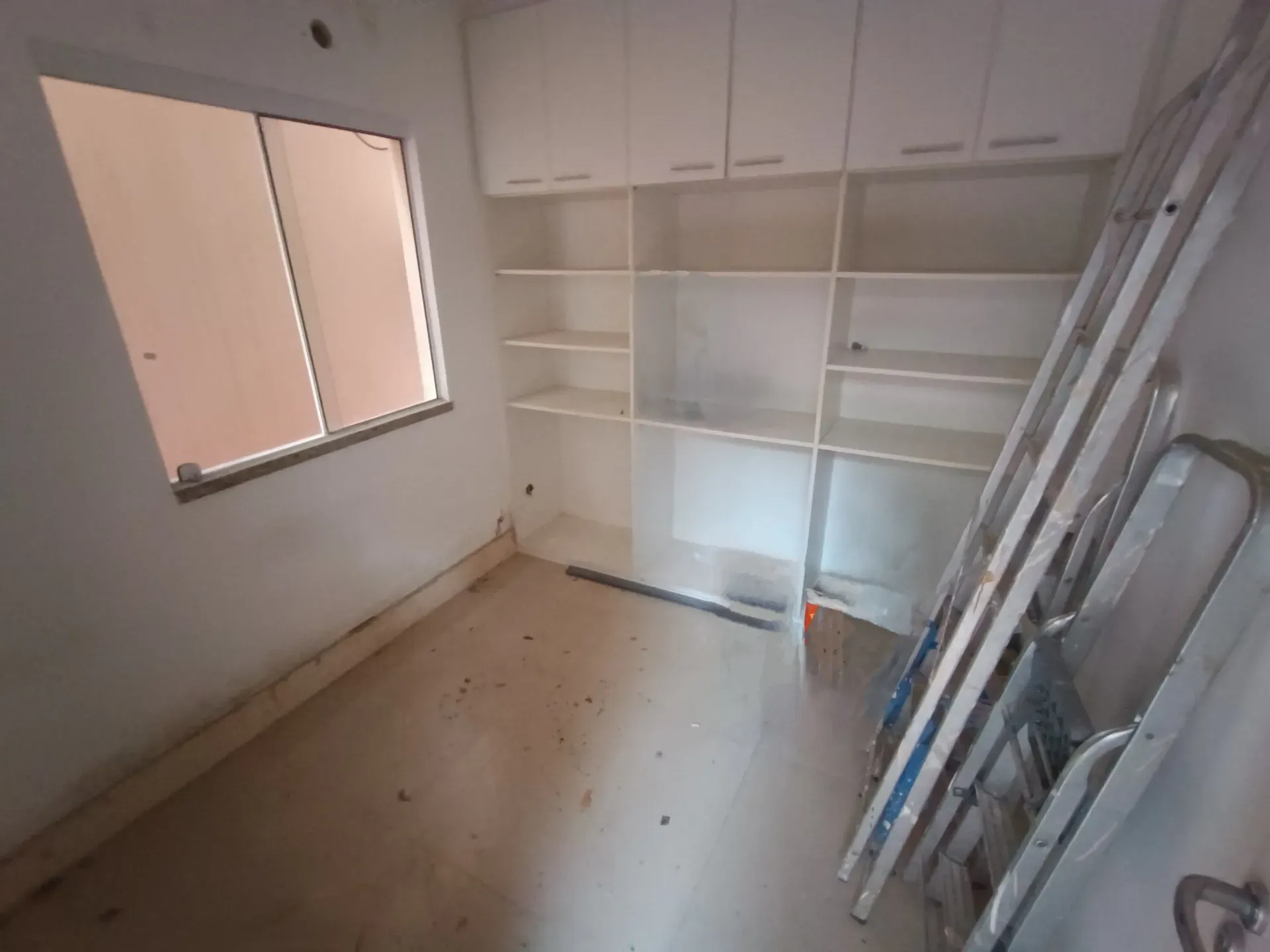 Unfurnished house with 4 bedrooms and 5 bathrooms — photo 34