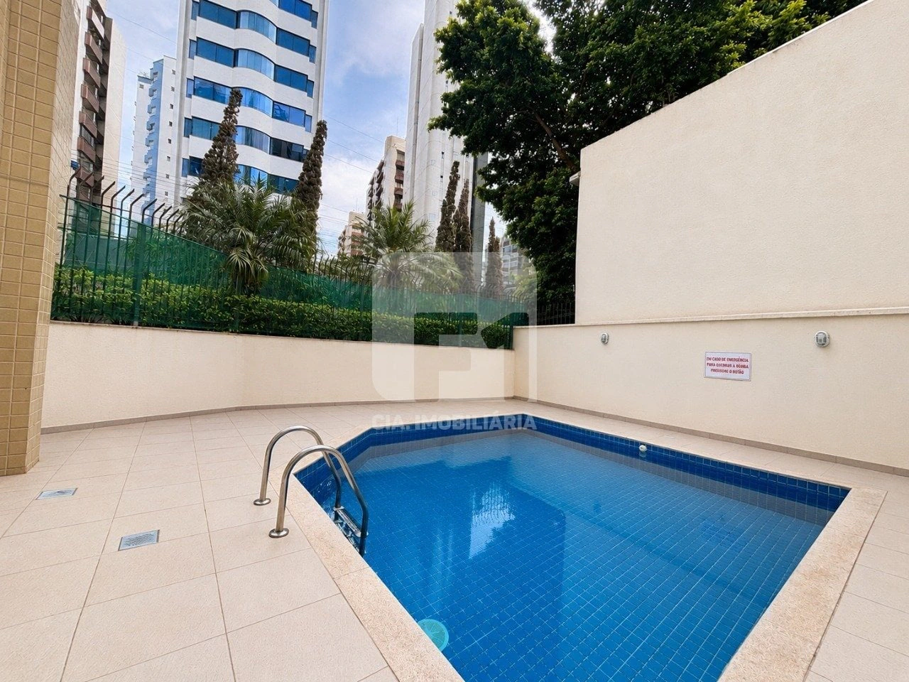 Piscina privada y 3 dormitorios: departamento de 109 m² — photo 23